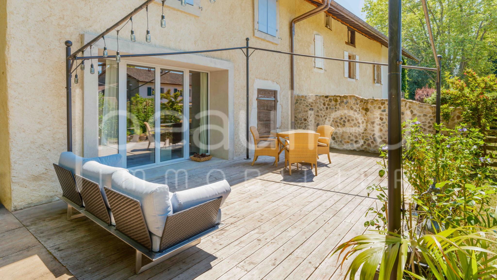 Magnifique appartement en rez-de-jardin!
