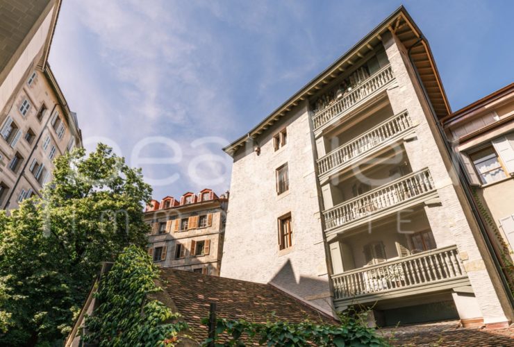 Superbe immeuble locatif dans le centre historique de Genève