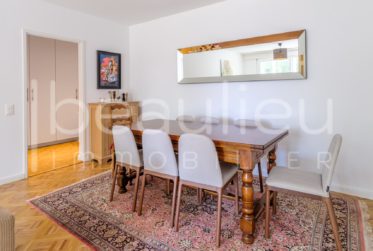 Appartement rénové, avec loggia et vue dégagée