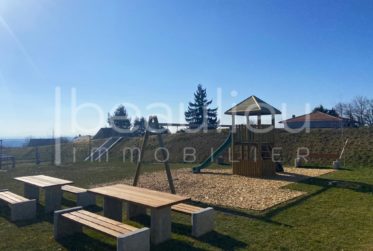 Spacieuse villa contemporaine avec vue lac